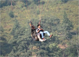 Enjoy Paragliding in Naukuchiatal - Uttrakhand